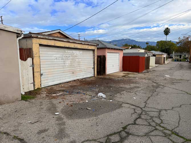 Alley garages cleared during commercial clean out services in Pasadena, CA
